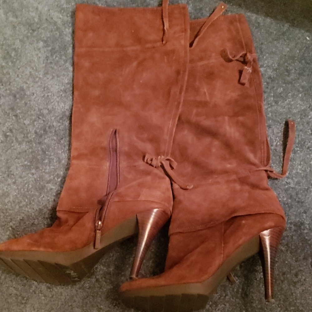 Nine West Suede boots 3 inch heels